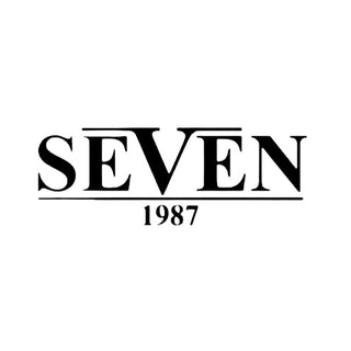 SEVEN 1987 – Parfums puissants, audacieux et orientaux à découvrir sur La-Barfumerie.com. Un style affirmé, un sillage inoubliable.