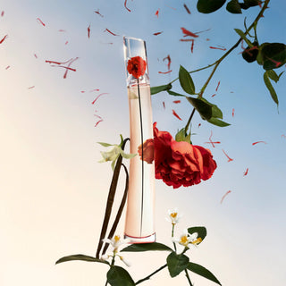 Flower by Kenzo L’Absolue EDP 100 ml : parfum floral épicé au safran, rose de Damas et musc blanc. Créé par Alberto Morillas. Sur la-barfumerie.com.